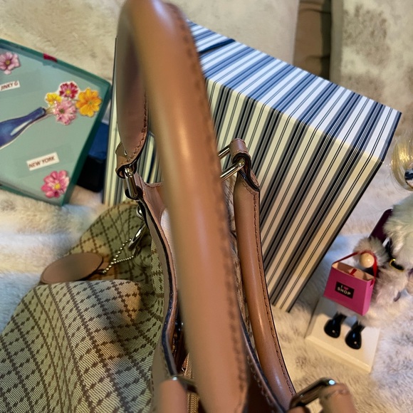 Gucci Handbag - Picture 3 of 16